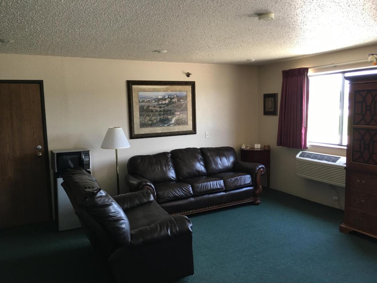 Cassville Four Seasons Inn & Suites Exteriér fotografie