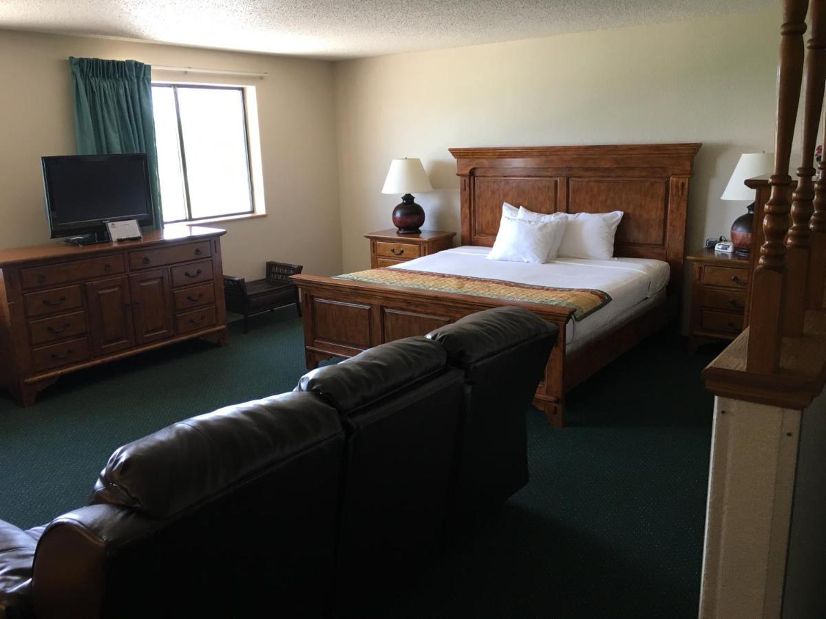 Cassville Four Seasons Inn & Suites Exteriér fotografie